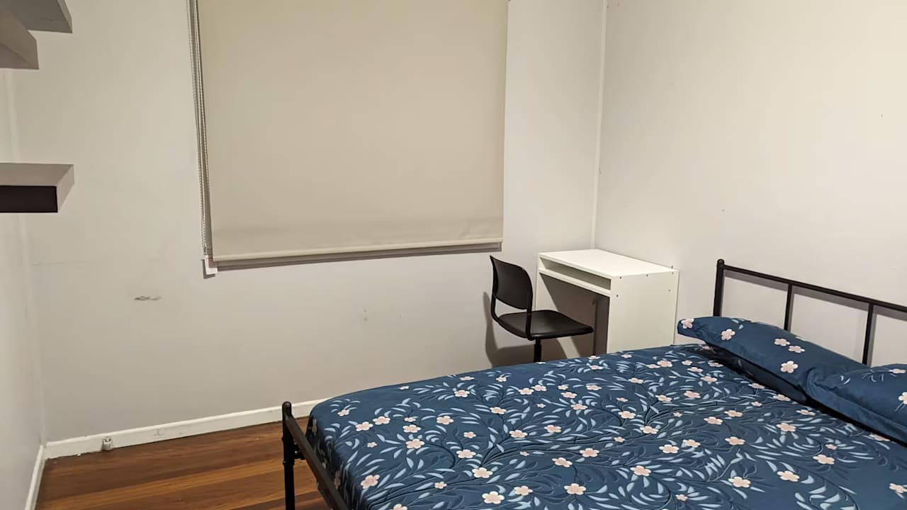 Room in a share house