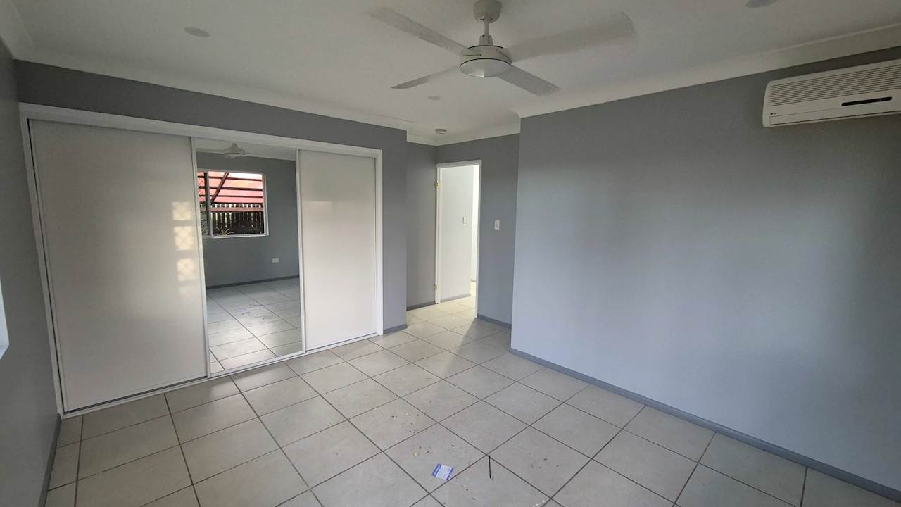 Unfurnished room in a share house
