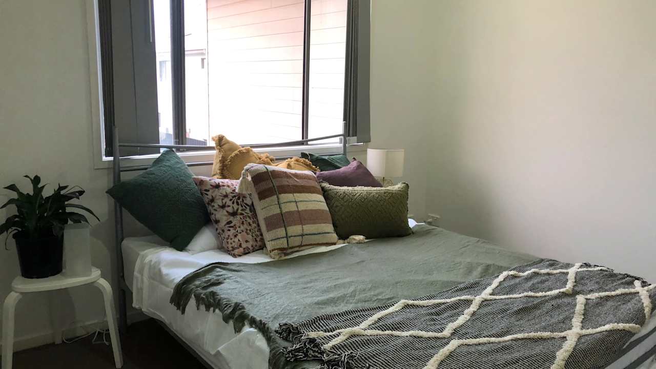 Room in a share house