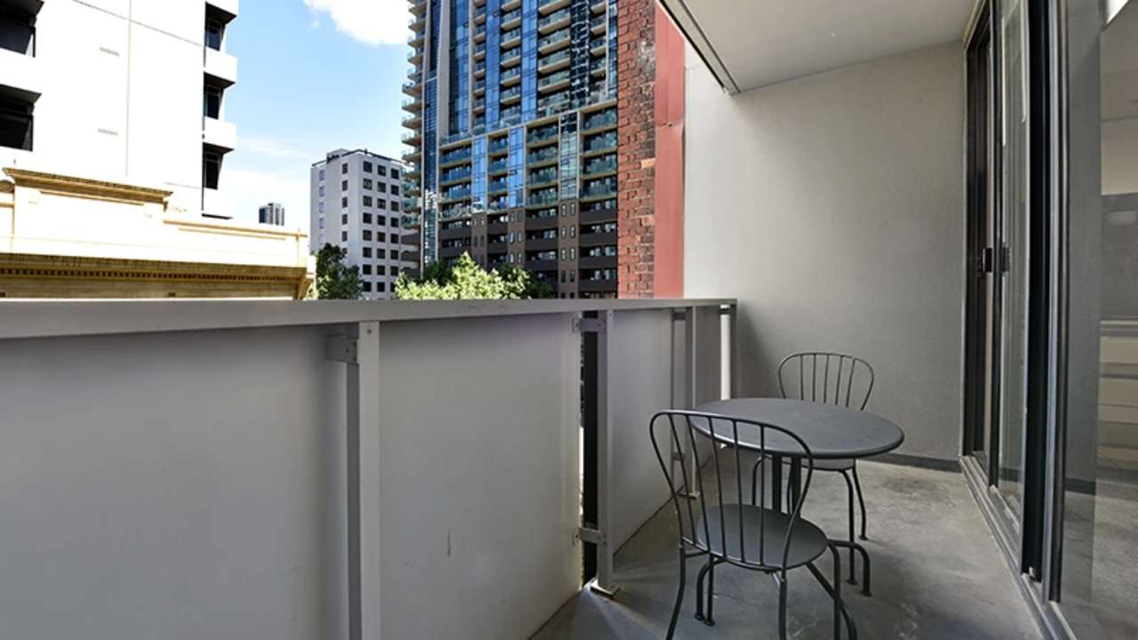 Whole property with 2 rooms for rent