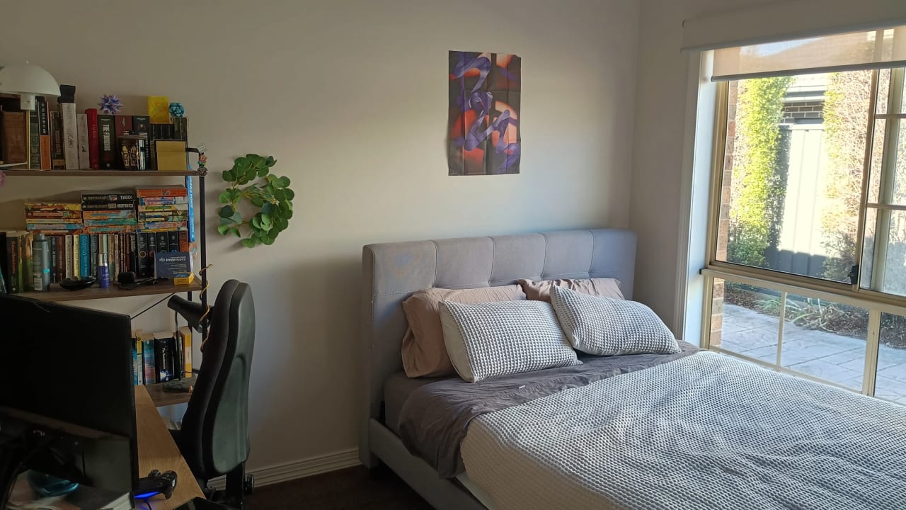 Unfurnished room in a share house