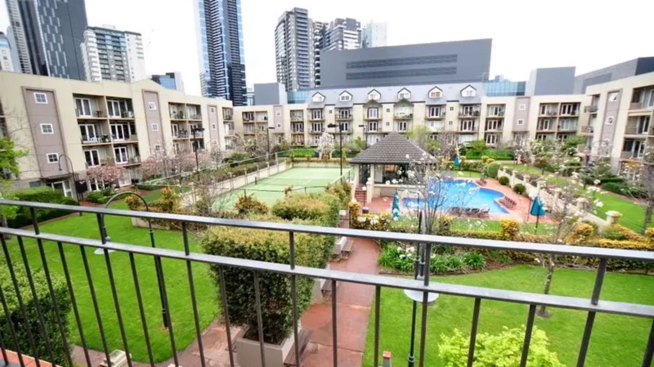 Furnished room in a flatshare