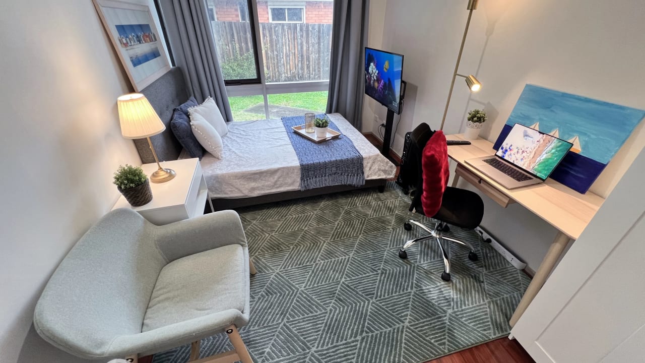 Furnished room in a share house