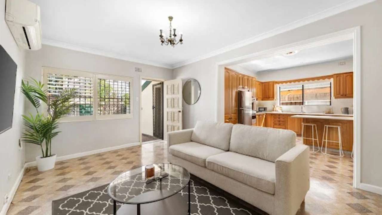 Room in a share house