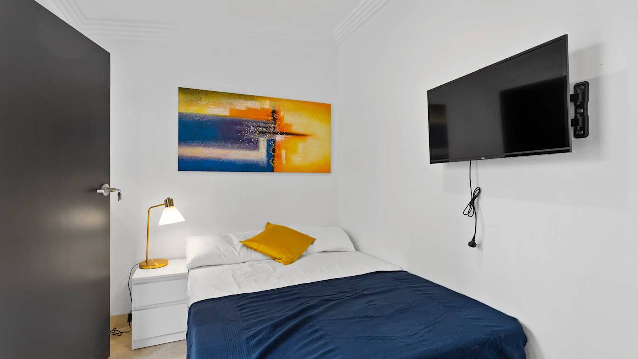 Furnished room with ensuite in a flatshare