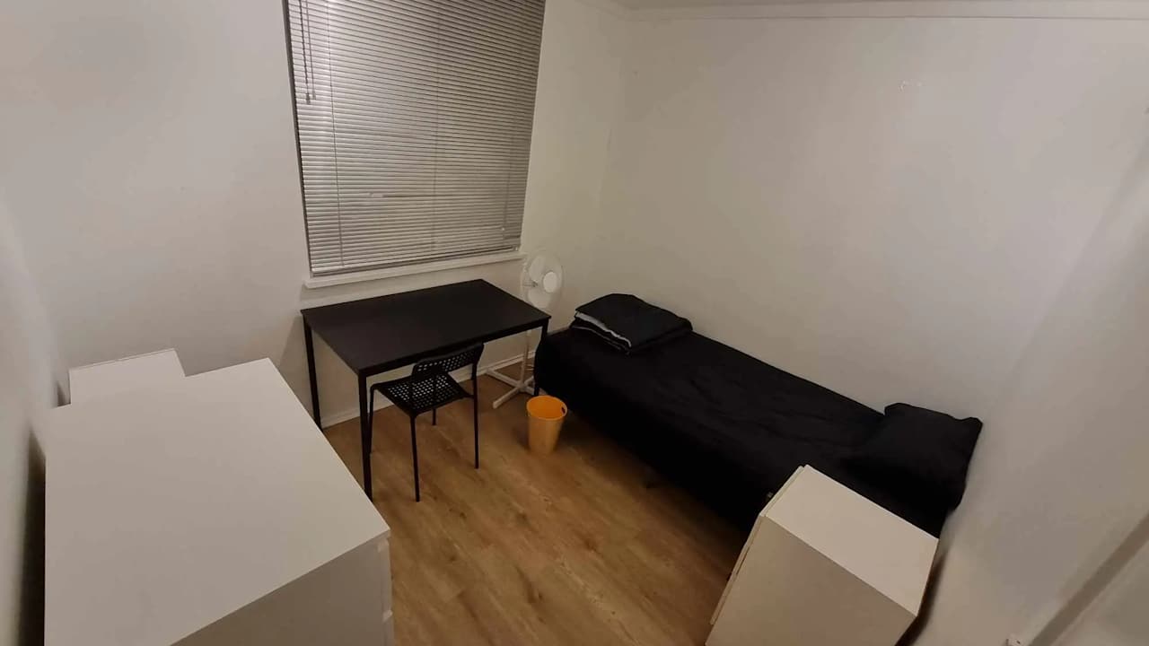 Furnished room in a share house