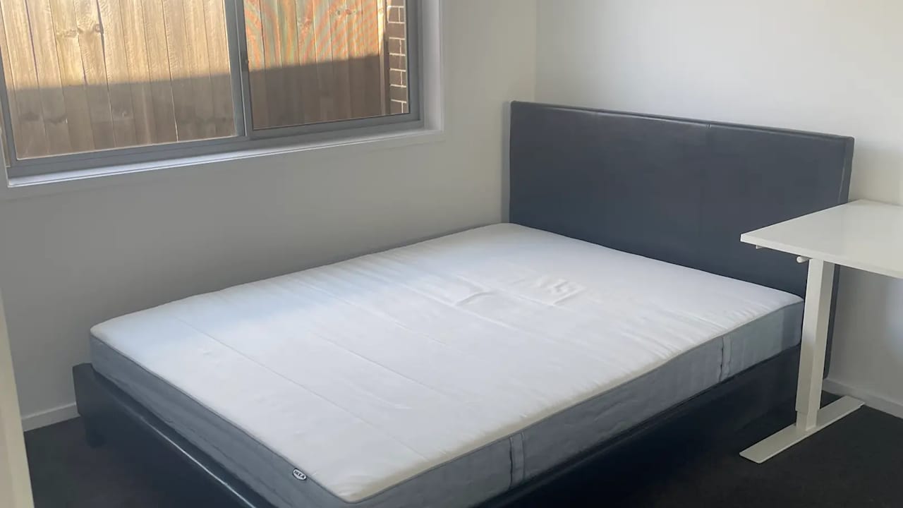 Room in a share house