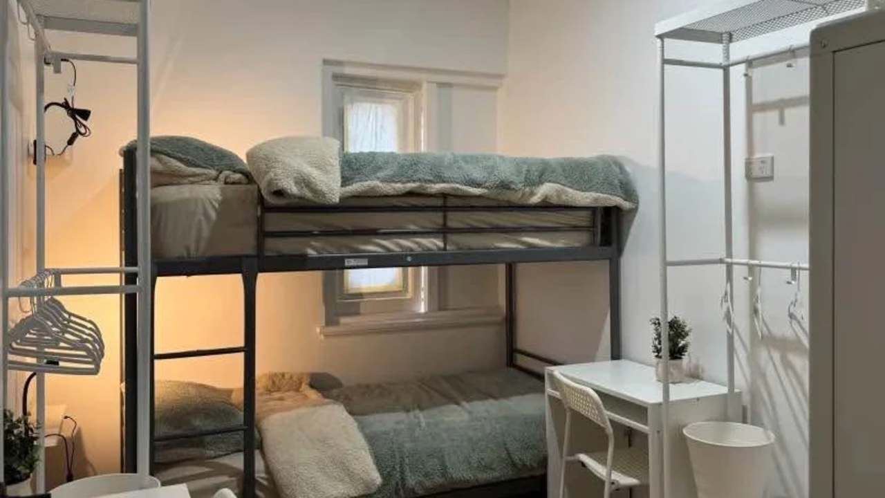 Furnished room in a share house