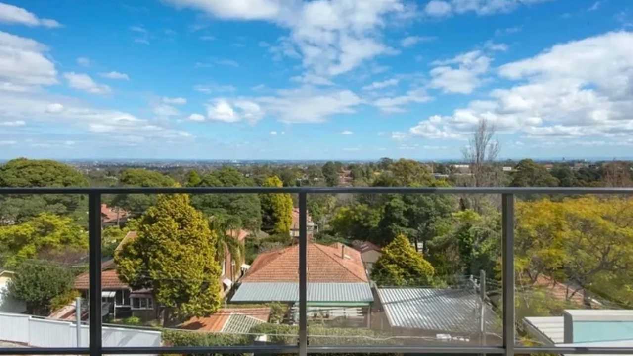 Furnished room with ensuite in a flatshare