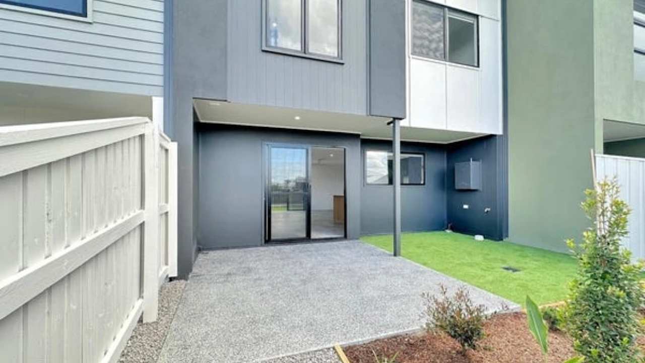 Unfurnished room in a share house