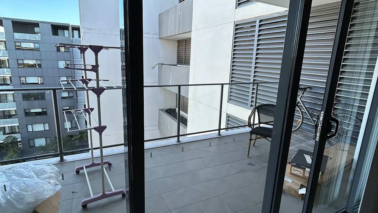 Furnished room in a flatshare
