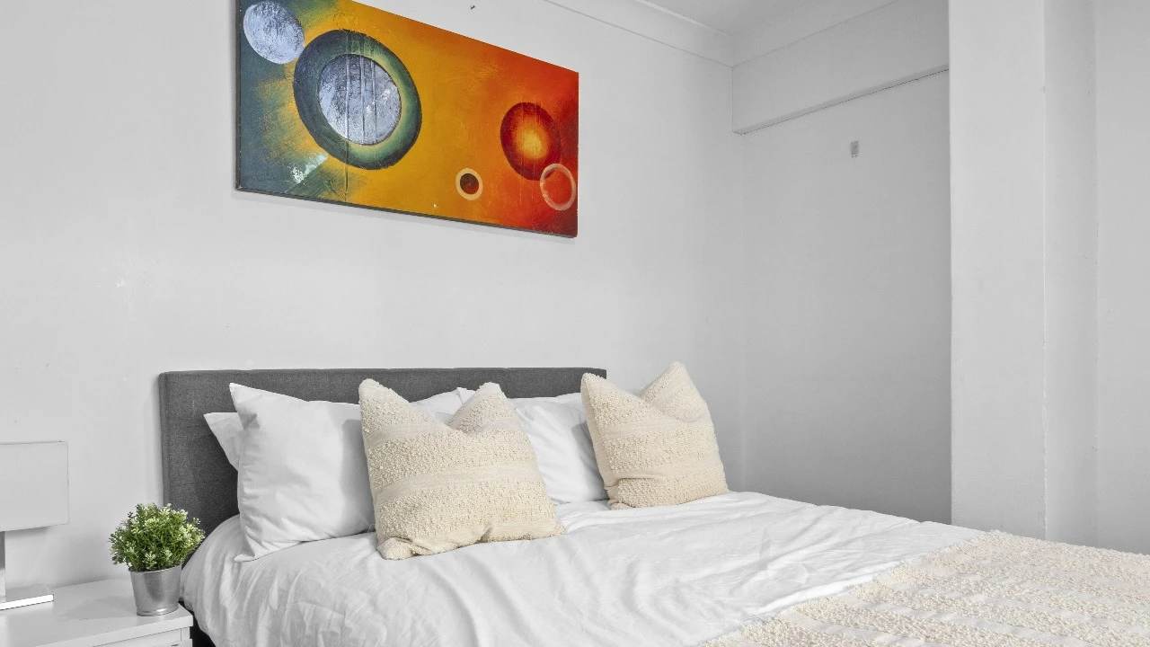 Furnished room in a share house