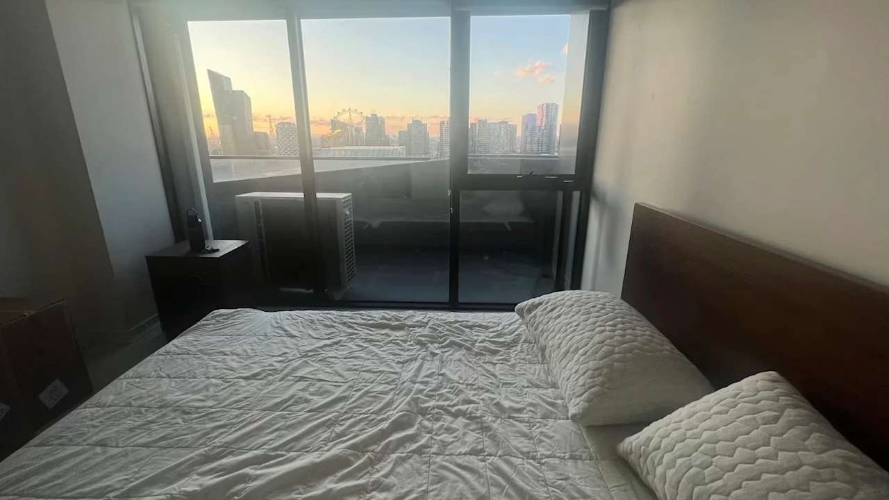 Furnished room with ensuite in a flatshare