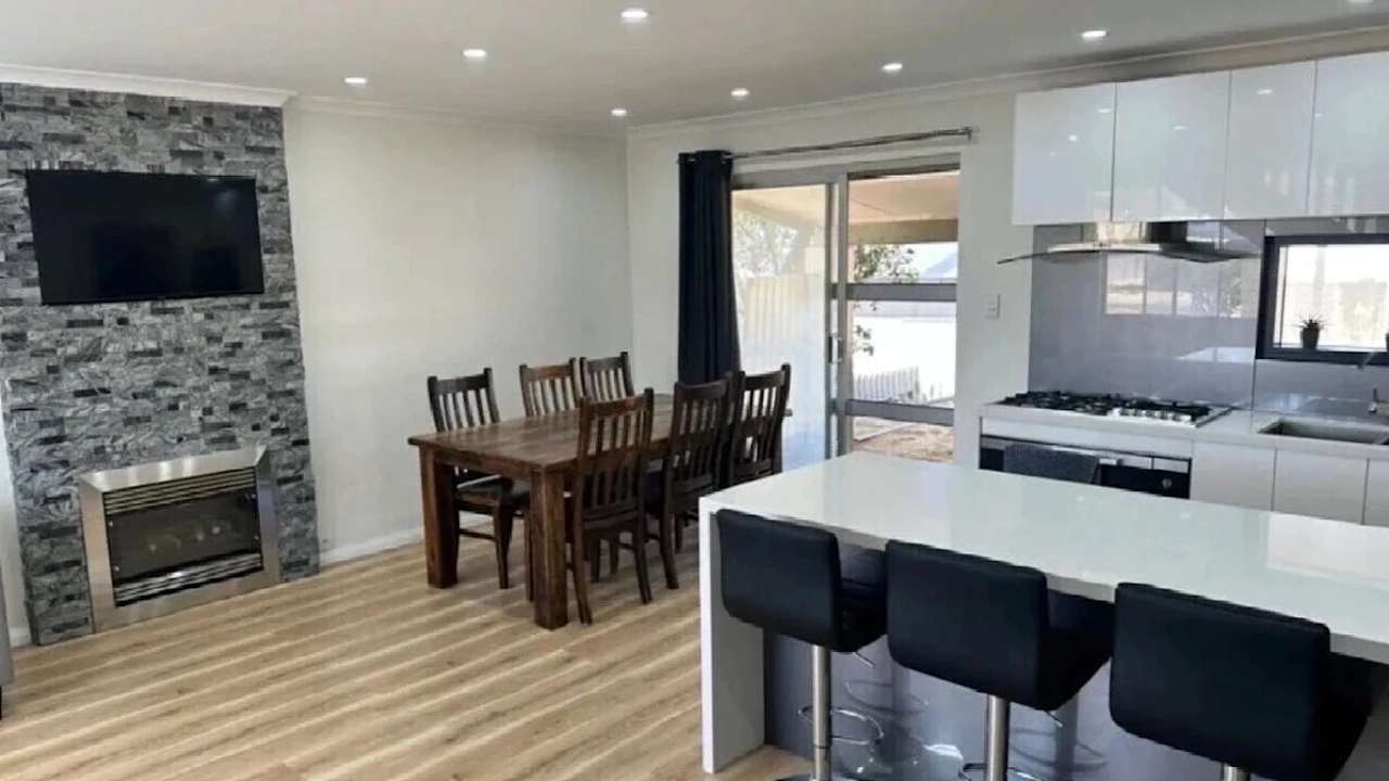 Furnished room in a share house