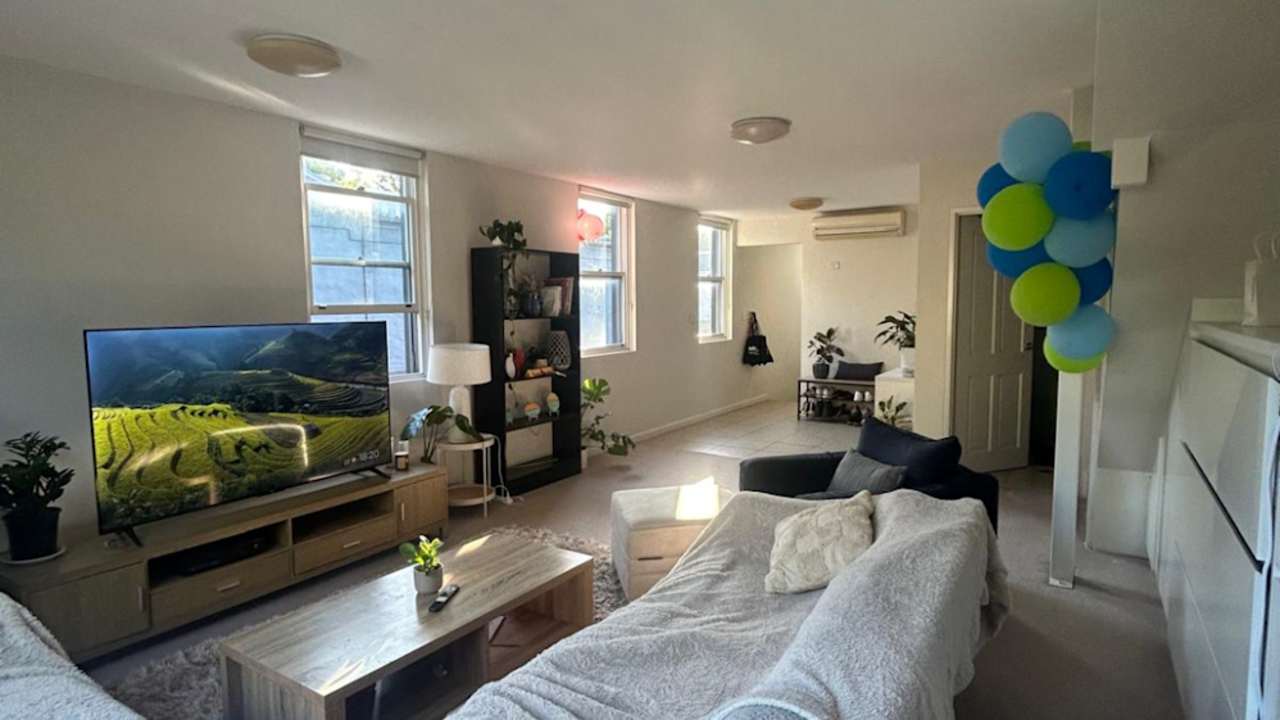 Furnished room with own bathroom
