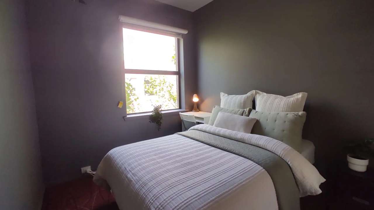 Furnished room in a share house