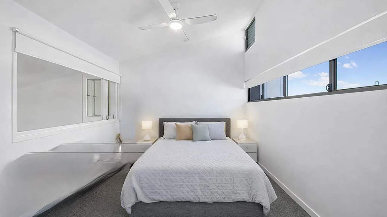 Furnished room with ensuite in a flatshare