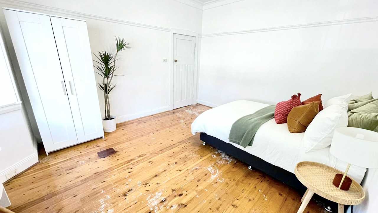 Room in a share house