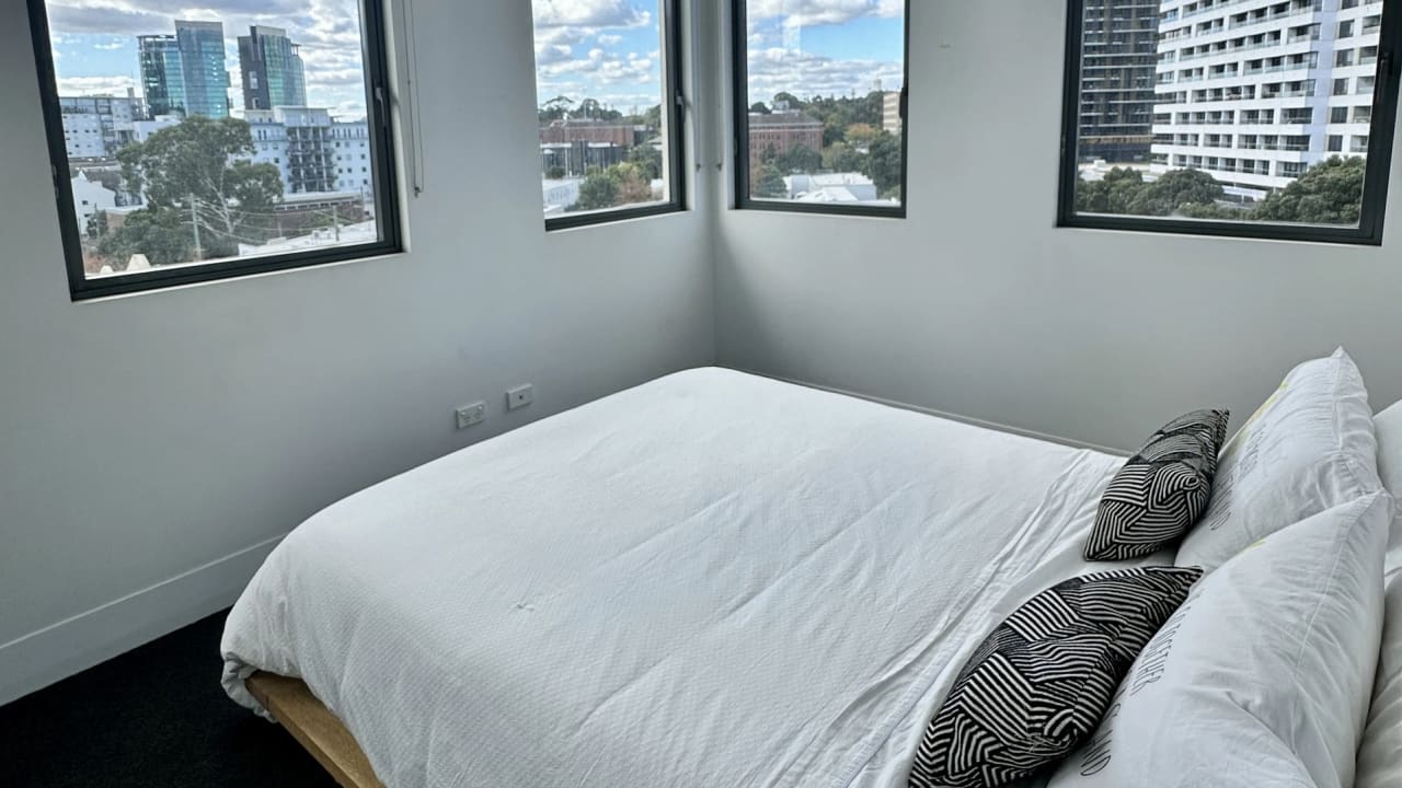 Furnished room with ensuite in a flatshare
