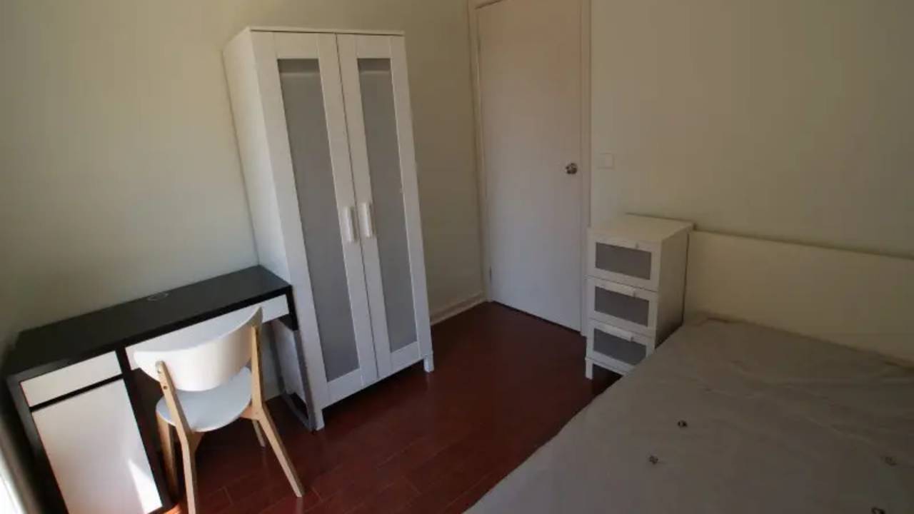 Furnished room in a share house