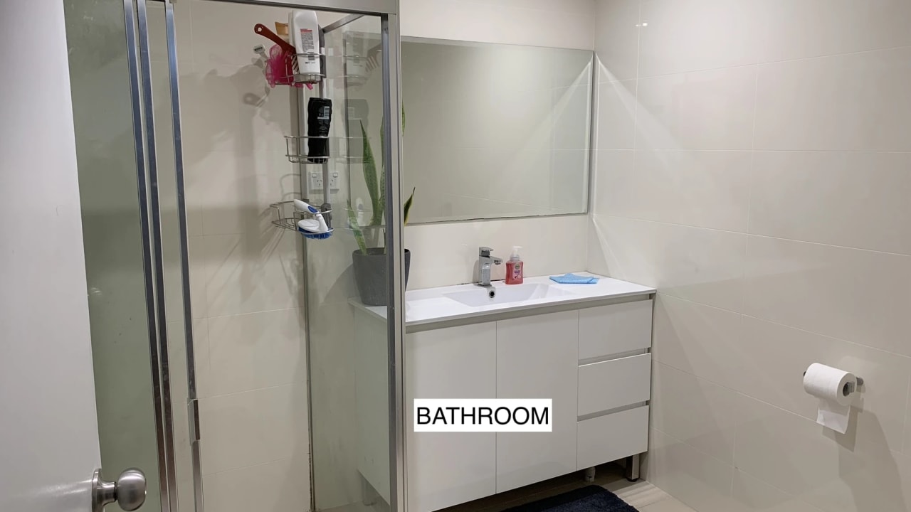 Room in a share house