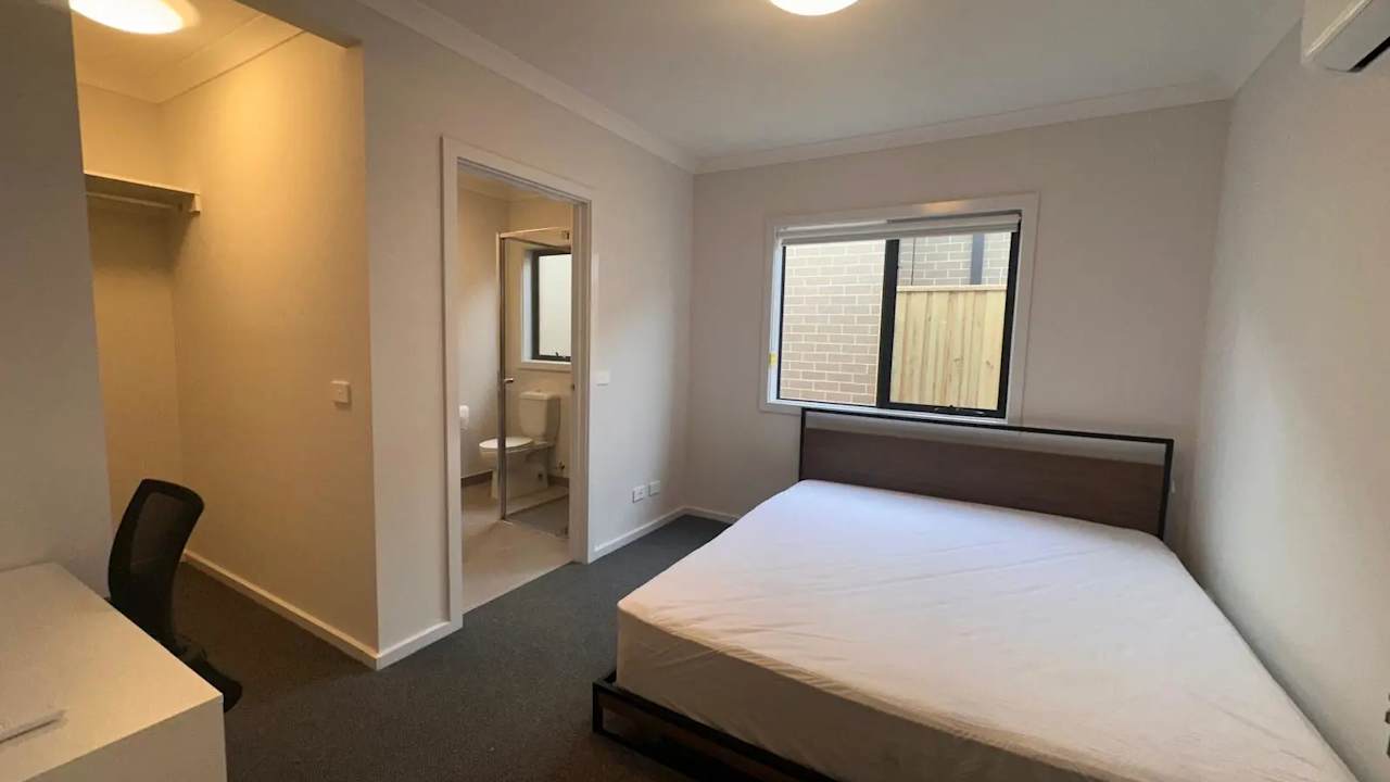 Furnished room with own bathroom
