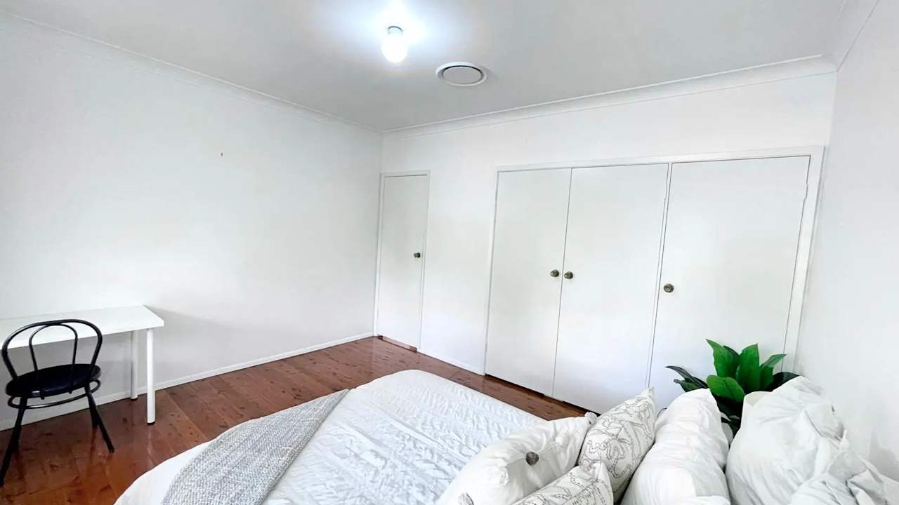 Room in a share house