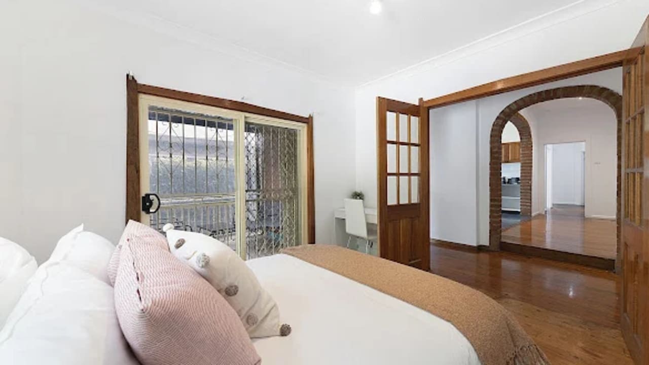 Room in a share house