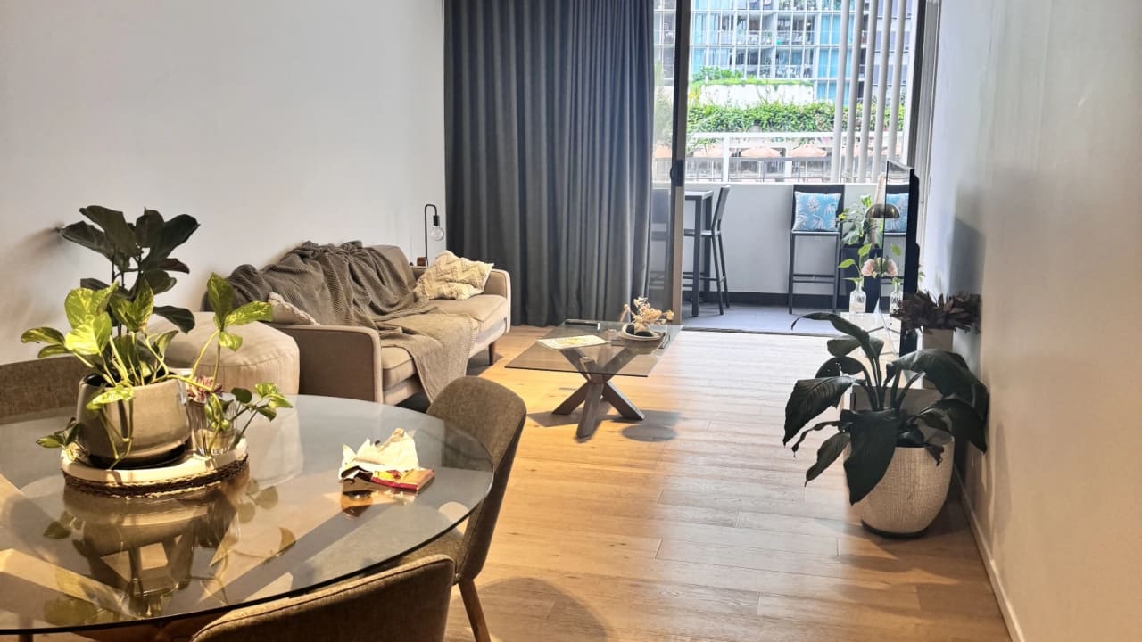 Unfurnished room with ensuite in a flatshare