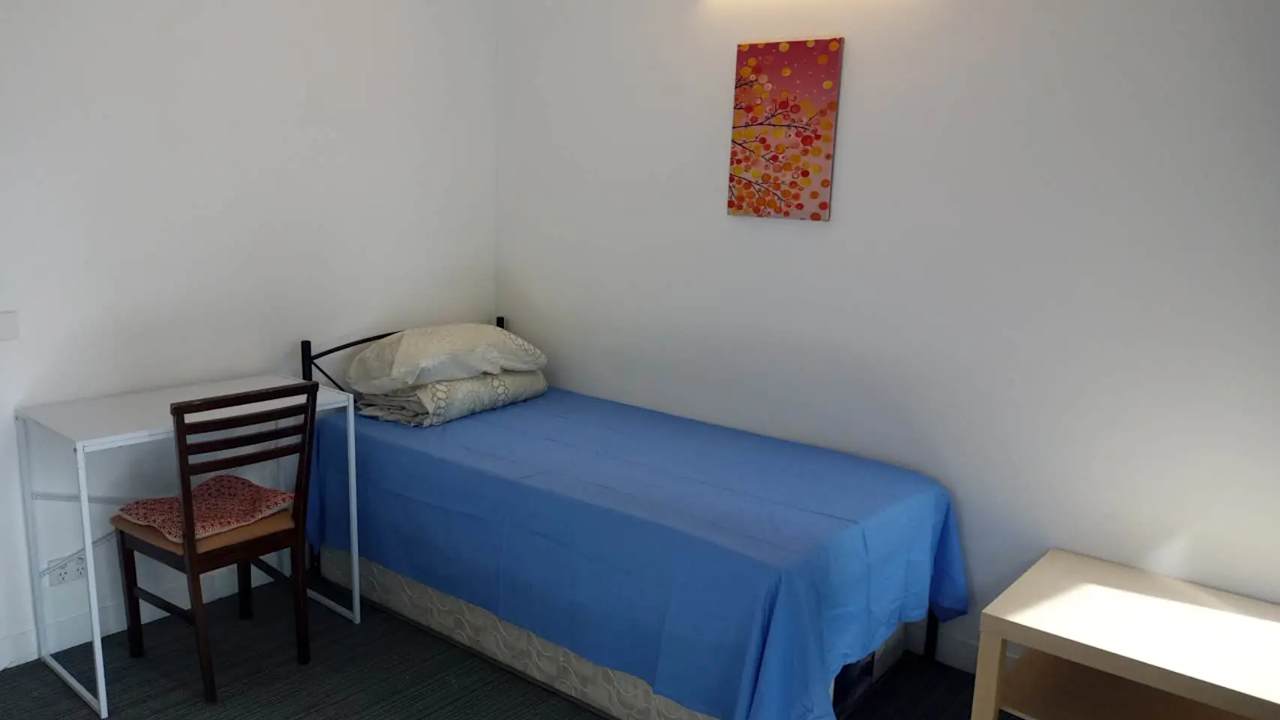 Furnished room in a flatshare