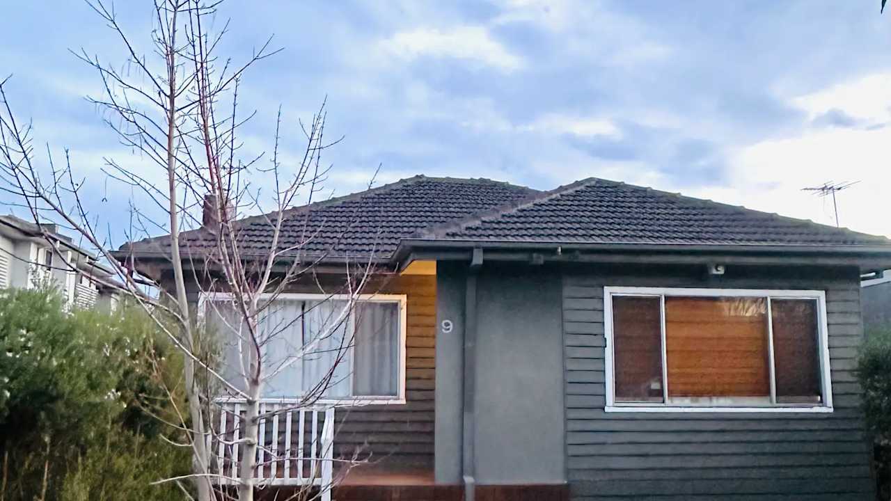Unfurnished room with own bathroom