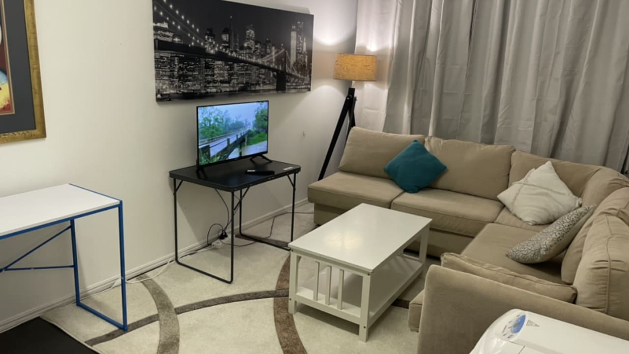 Furnished room in a flatshare