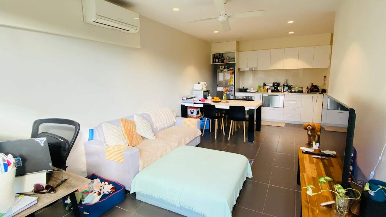 Furnished room in a flatshare