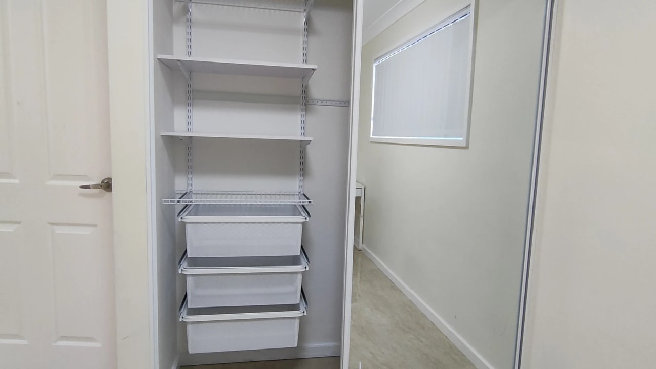 Room in a share house