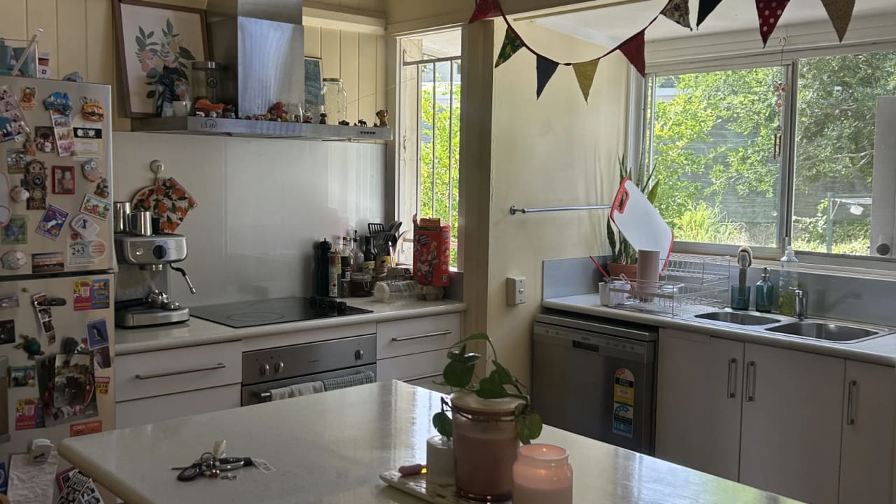 Unfurnished room in a flatshare