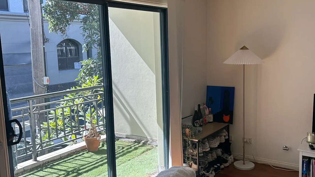 Room in a share house