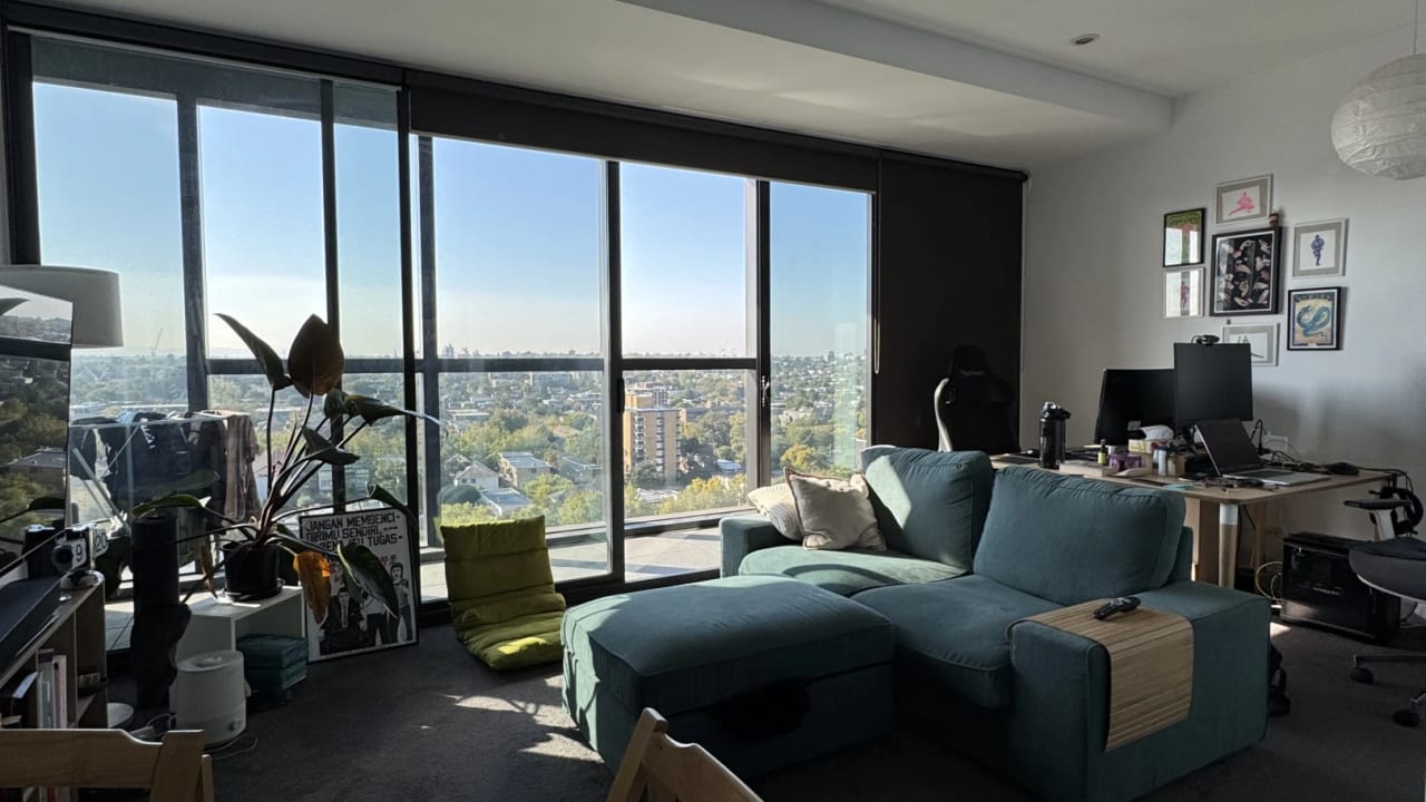 Furnished room in a flatshare