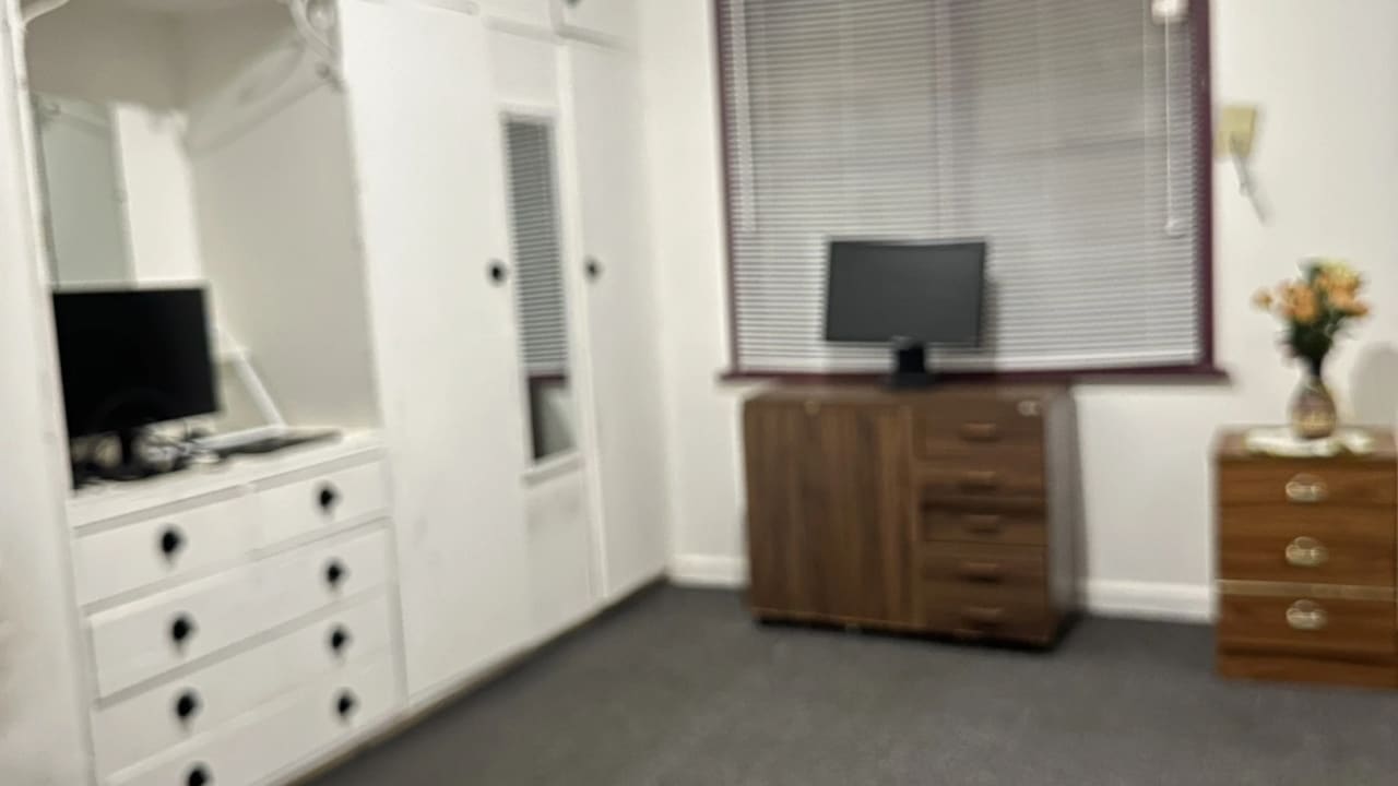 Room in a share house