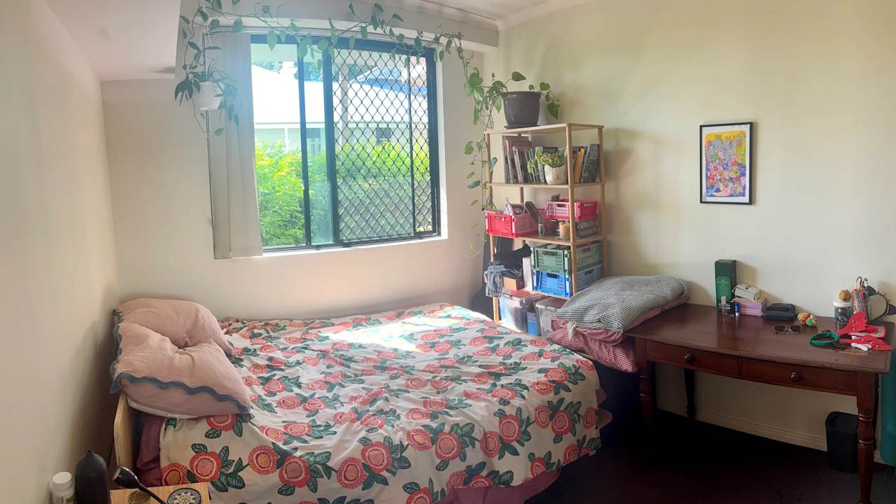 Unfurnished room with ensuite in a flatshare