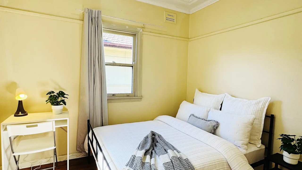 Furnished room in a flatshare