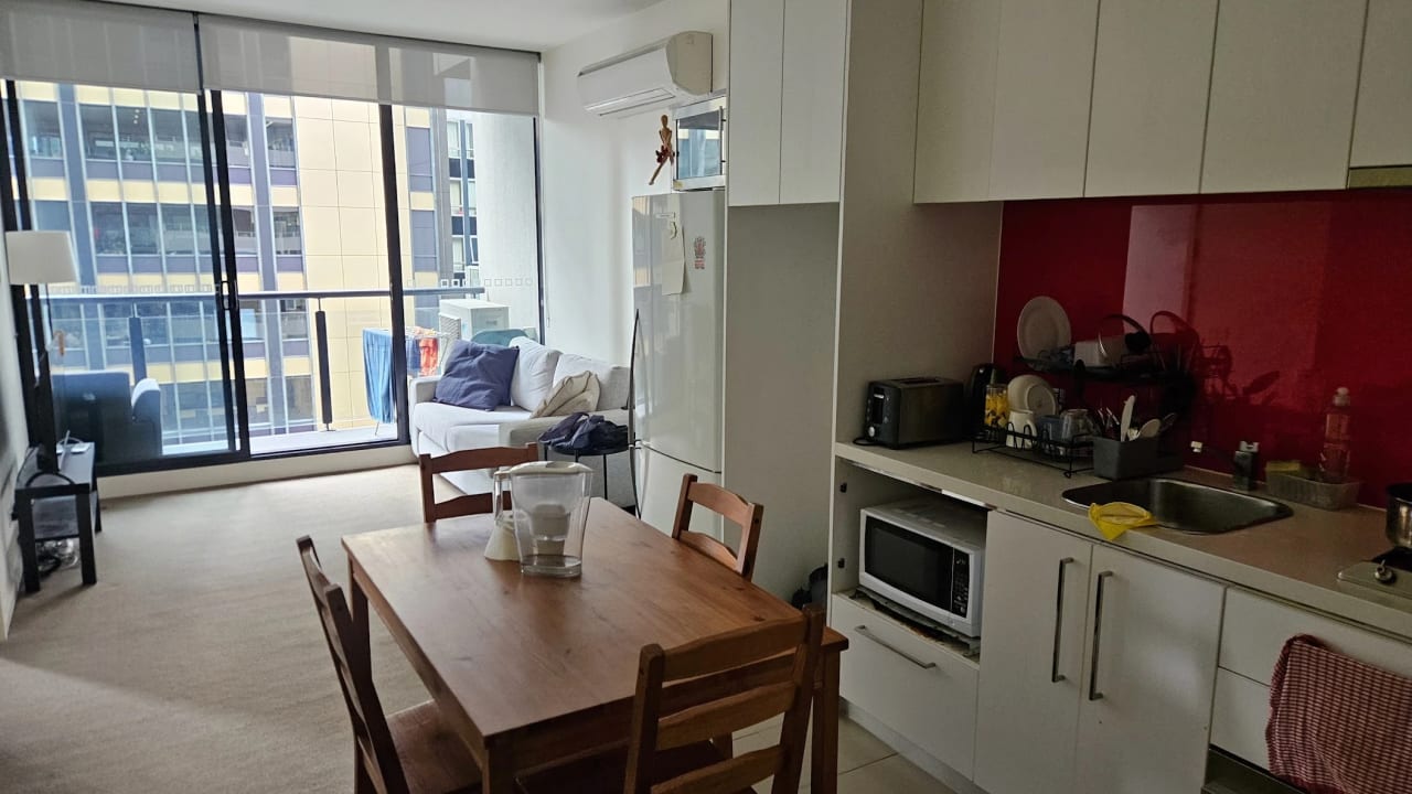 Furnished room in a flatshare