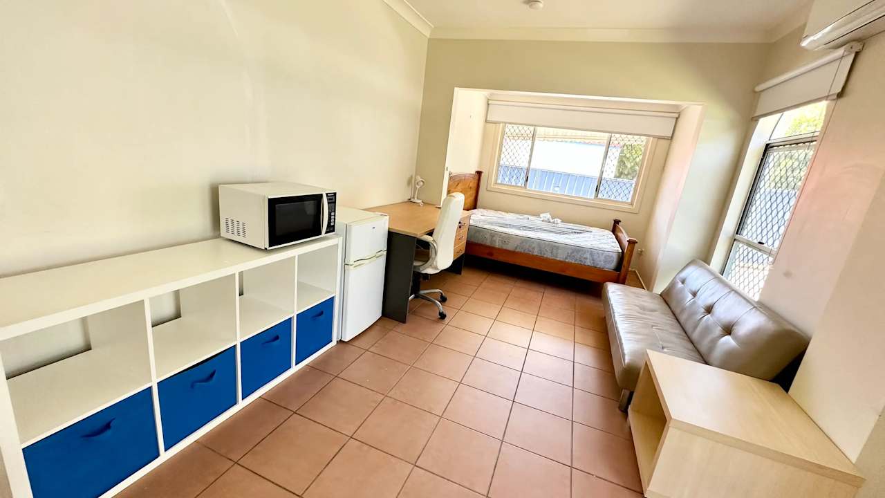 Furnished room with own bathroom