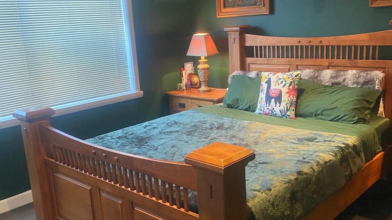 Furnished room in a share house