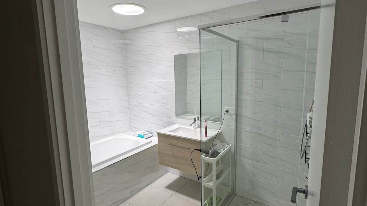 Furnished room with own bathroom