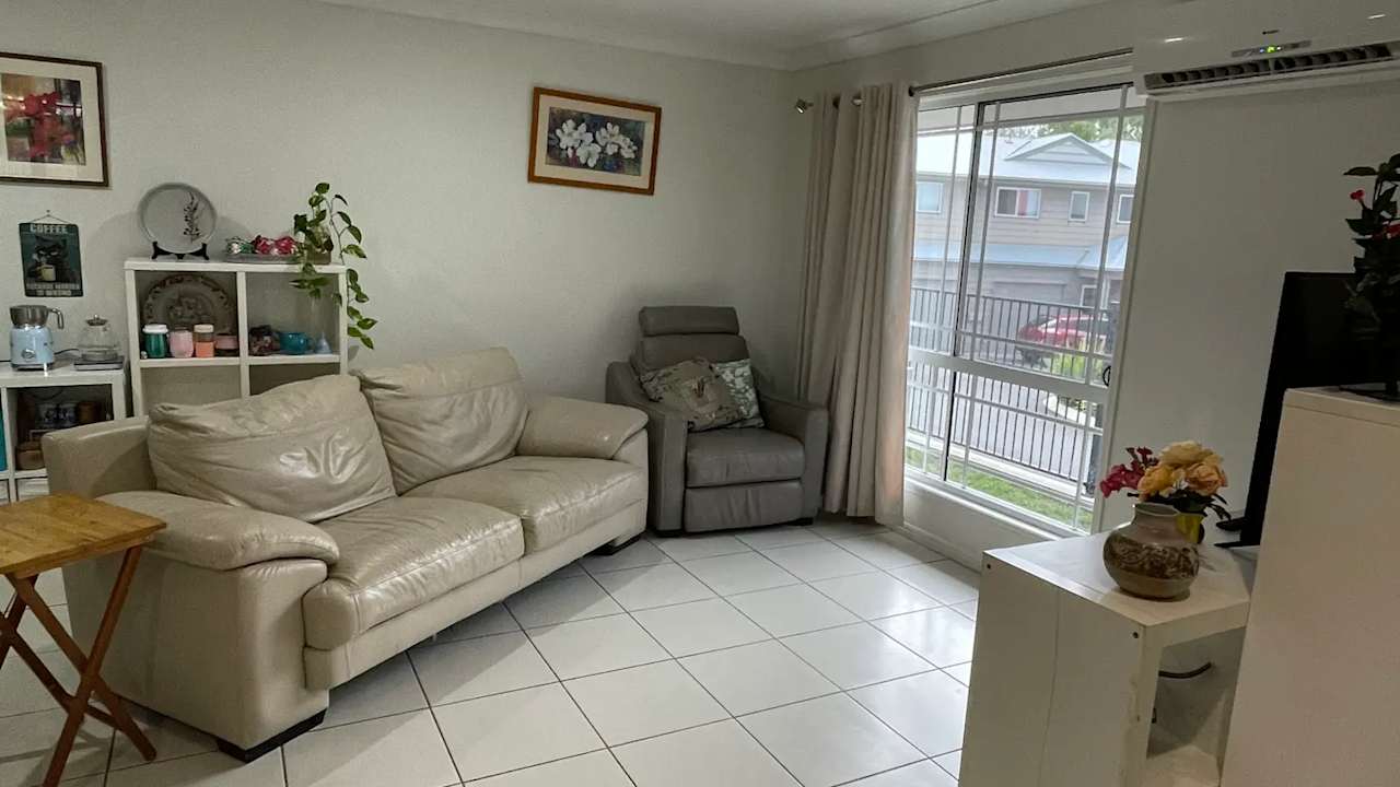 Room in a share house