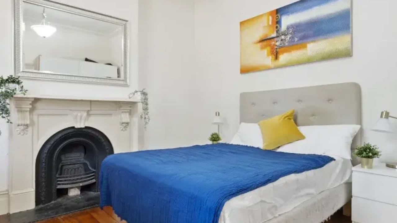 Furnished room in a share house