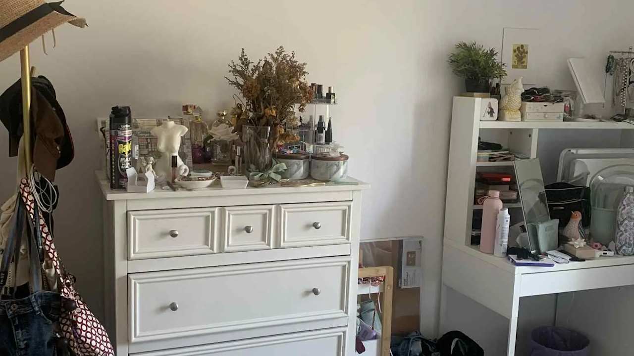 Unfurnished room in a share house