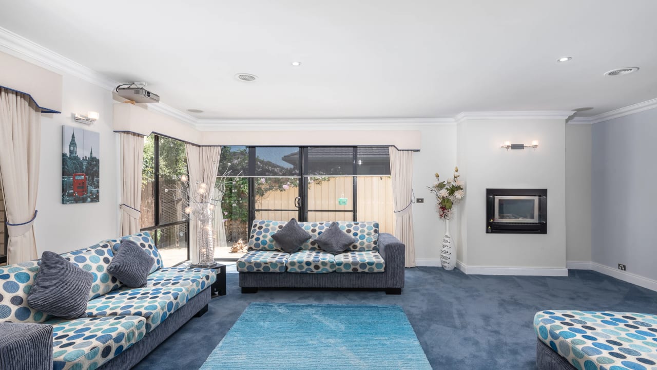 Furnished room in a share house