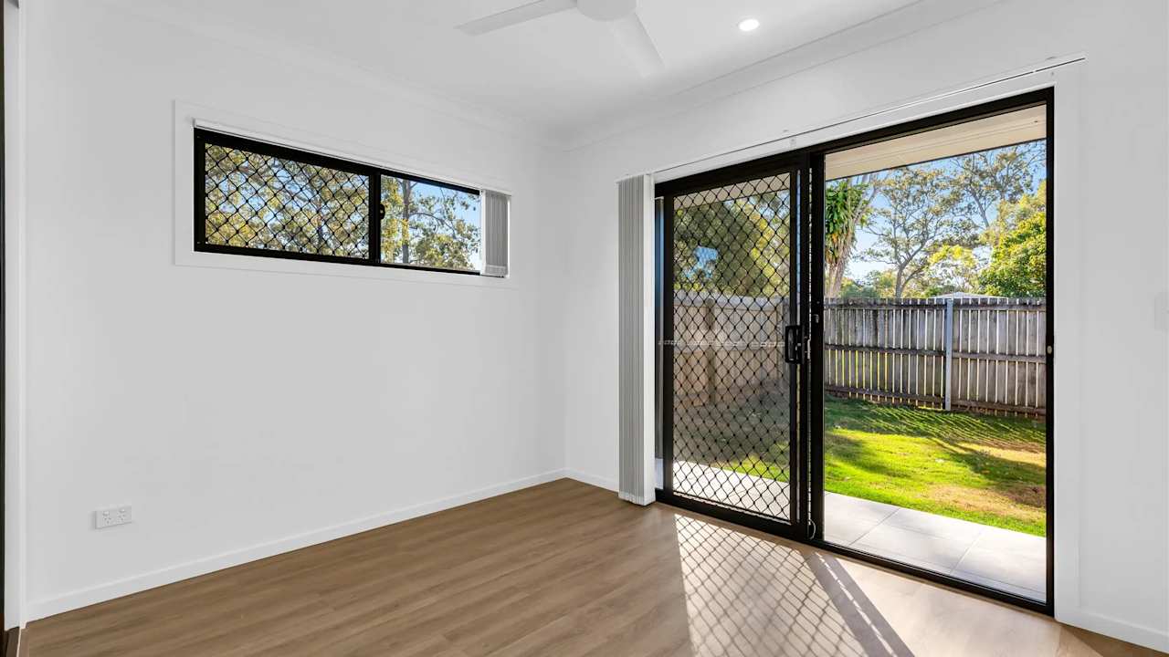 Unfurnished room studio flat for rent