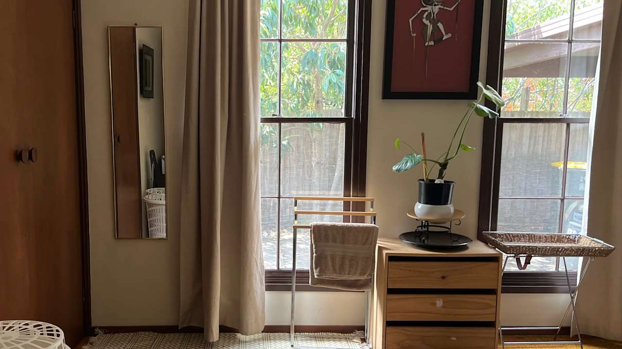 Room in a share house